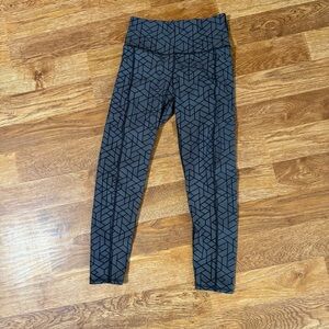 SAVVI Geometric Patterned Gray Leggings size M